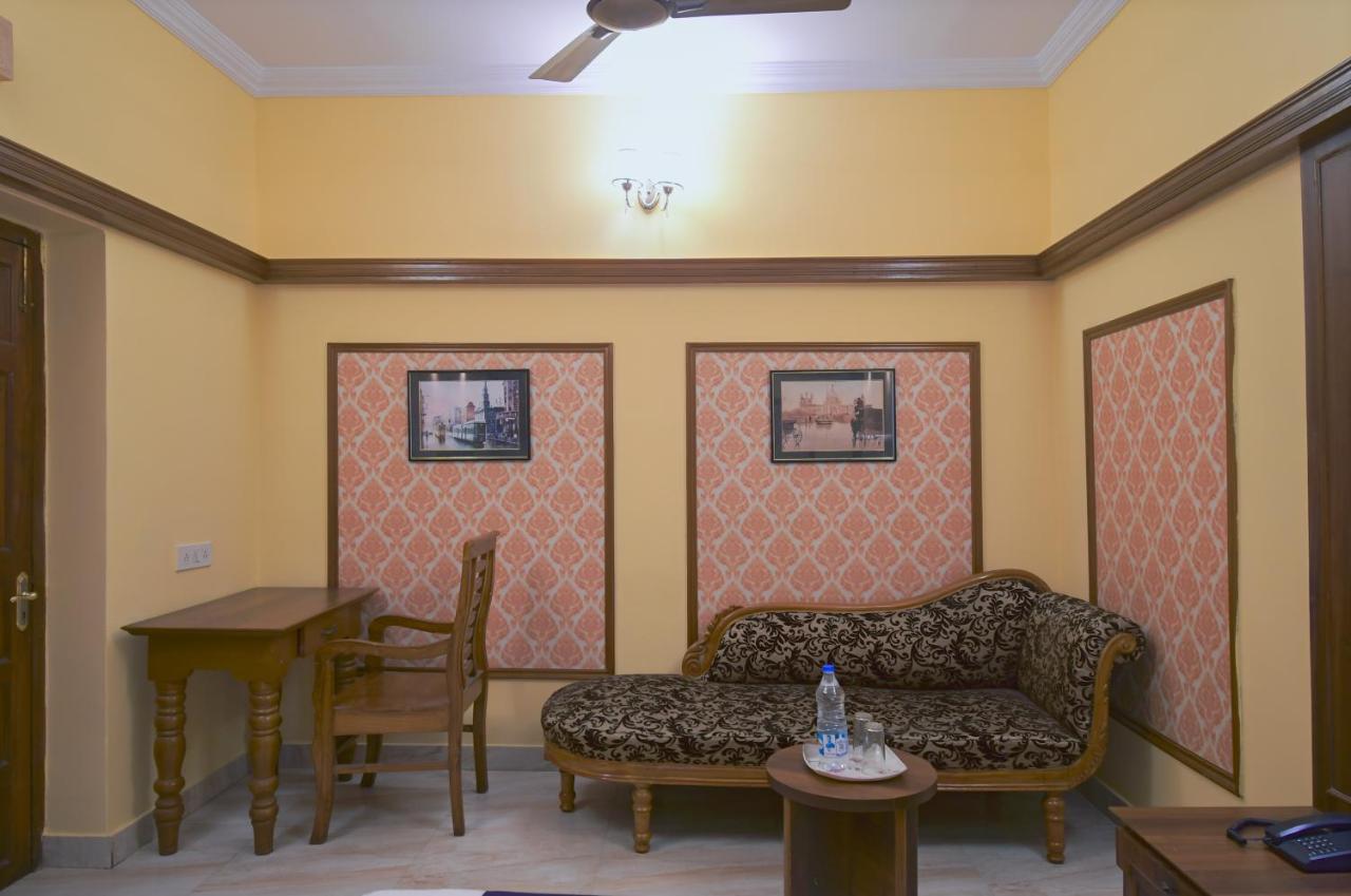 Hotel Jingle Inn Calcutta Extérieur photo