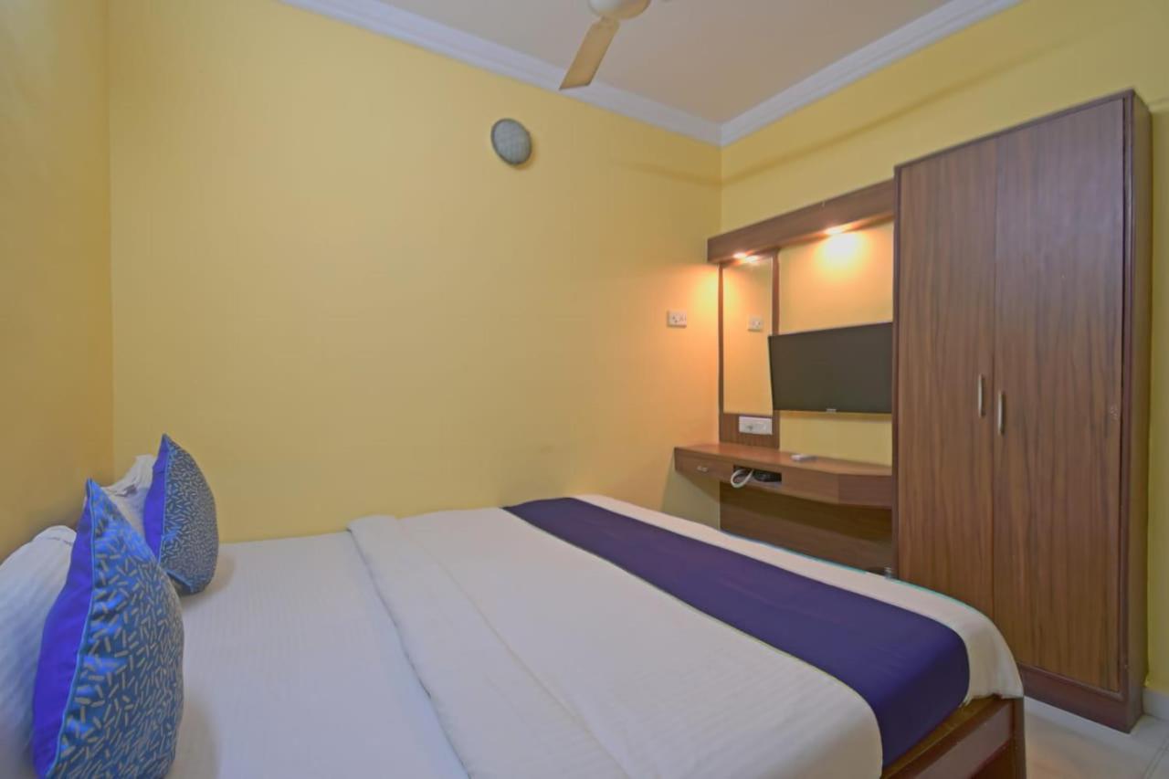 Hotel Jingle Inn Calcutta Extérieur photo